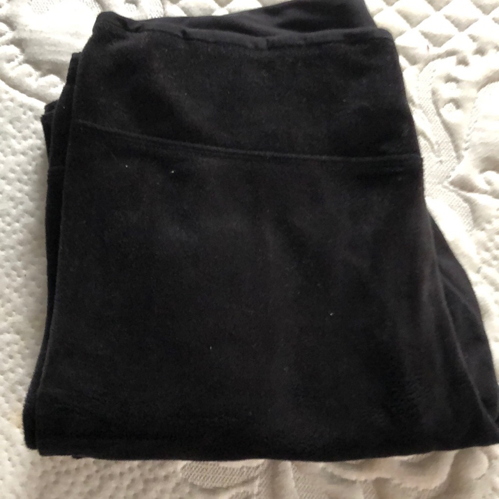 Black soft medium sized leggings